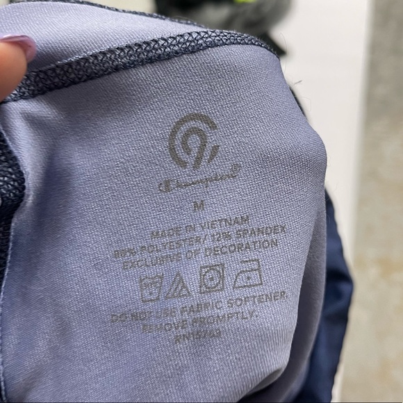 Champion Blue Tie Dye Cropped Leggings Women’s Size Medium - Picture 2 of 2